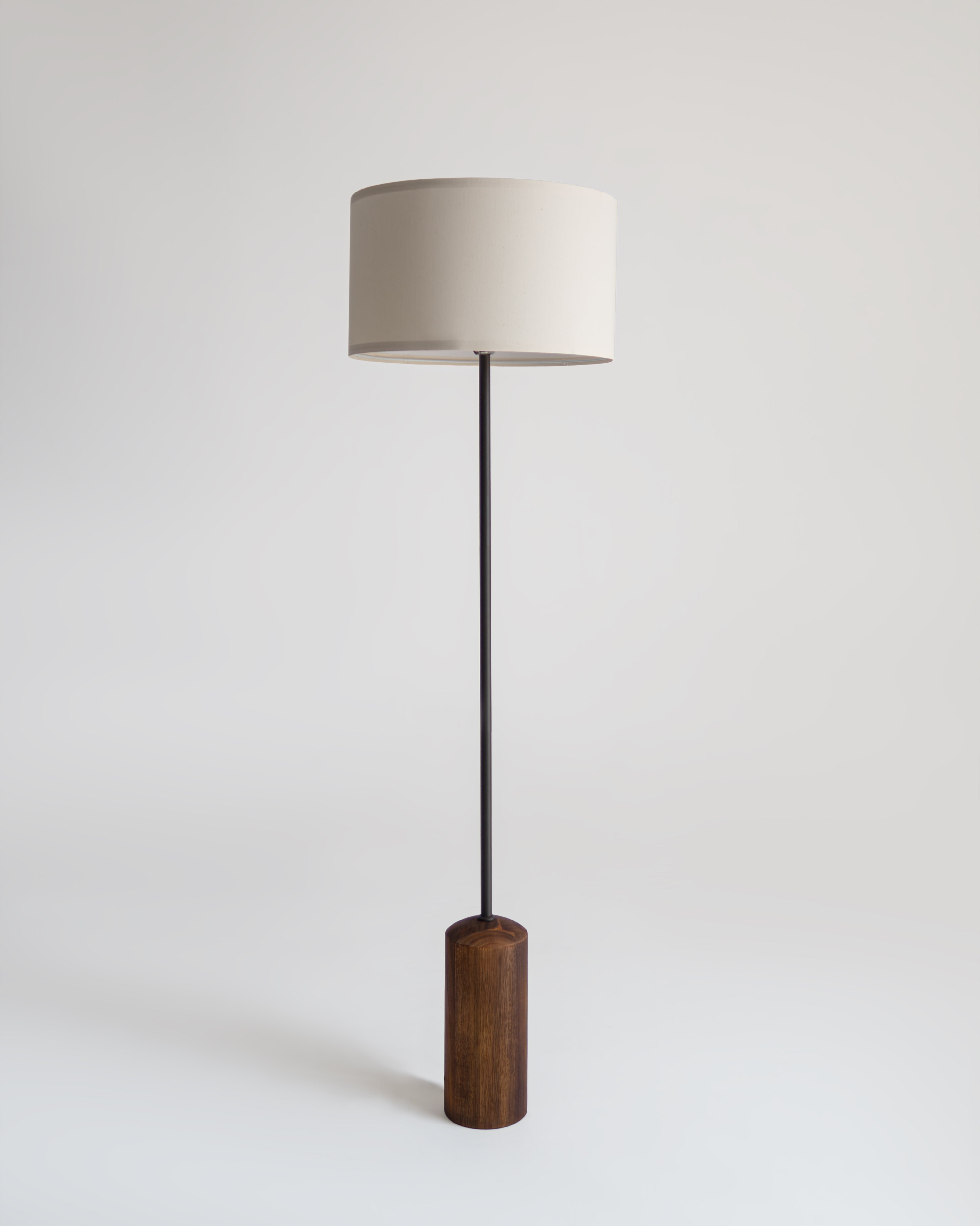 フローライト　on クォーツ　1150g Oren Walnut Wooden Base Floor Lamp | Brightech