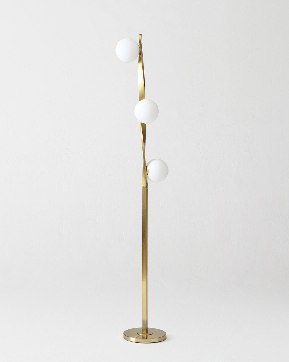 Nola Floor Lamp – Brightech